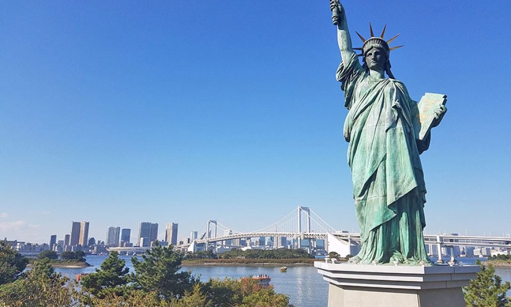 Statue of Liberty and Raindbow Bridge at Odaiba Seaside Park